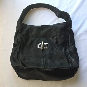 B Makowsky Black Leather Purse Shoulder Bag Magnetic Snap Pockets GUC READ